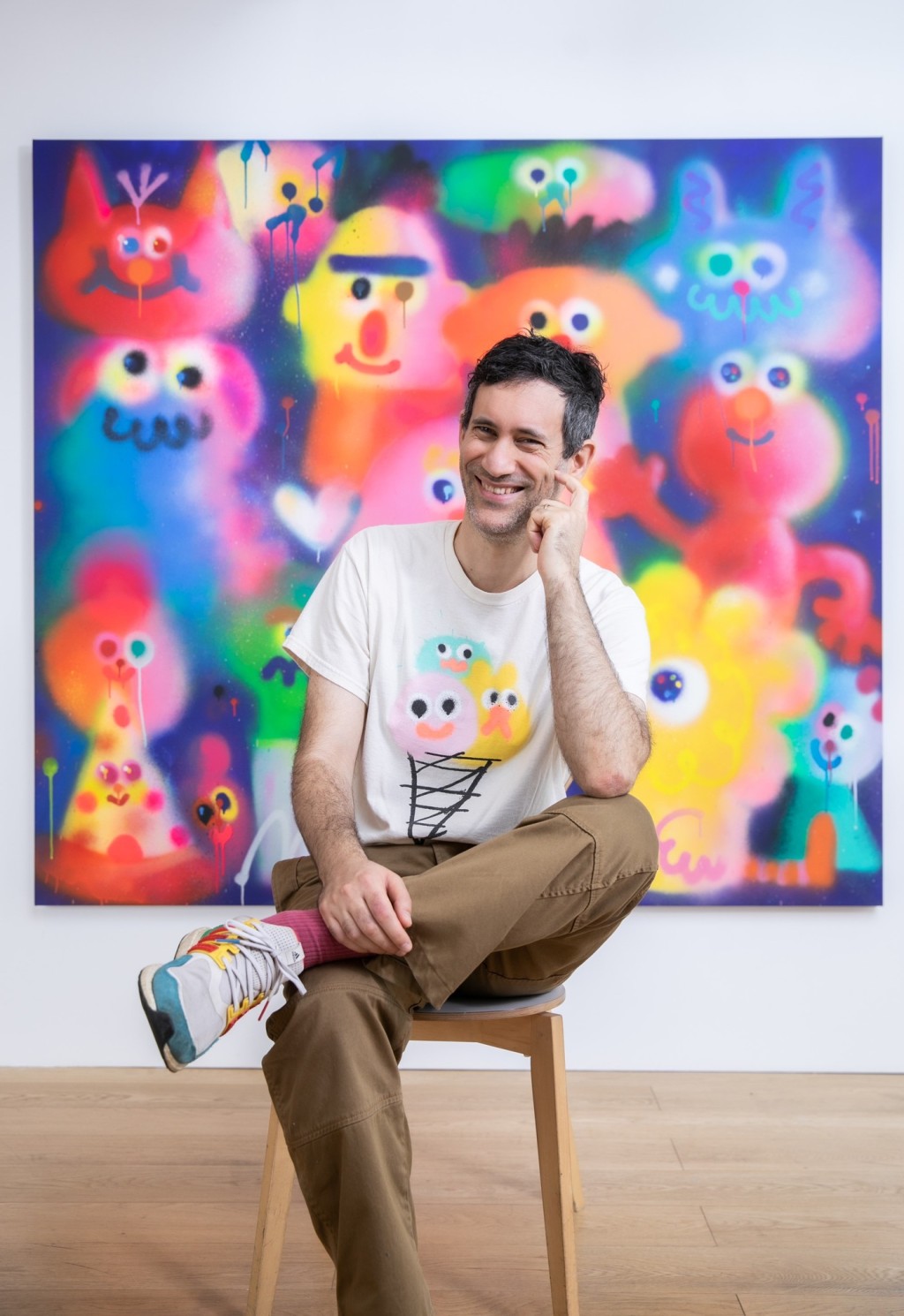 展覽聯乘藝術家之一：英國著名童趣風格藝術家 Jon Burgerman。（圖片來源：香港麥當勞）